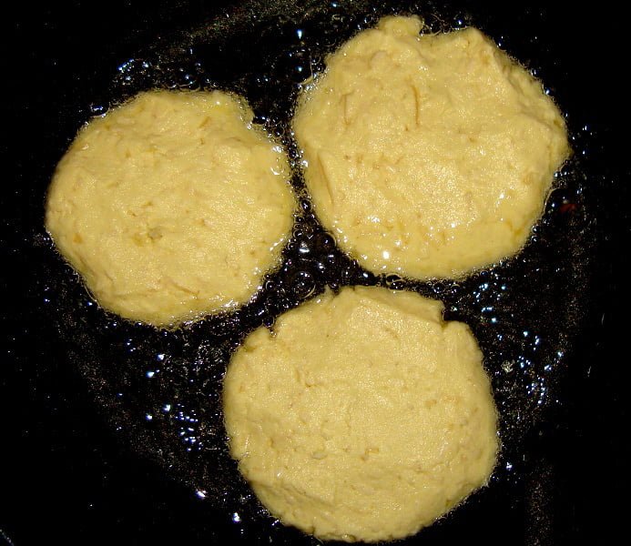 turte cu porumb și cașcaval