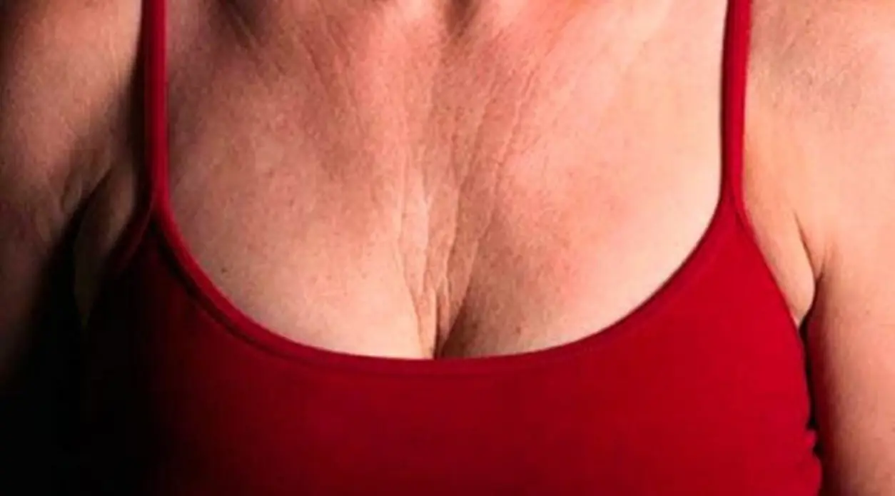 Descoperă remediul natural care îți elimină ridurile de pe gât și sâni