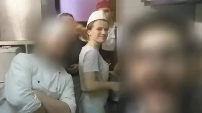Bianca Jitaru, artistă româncă ce și-a găsit drumul spre succes după o copilărie marcată de dorul de mama plecată în Italia