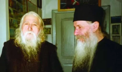 3 gropi pe care ni le sapă demonii!! Cele dintâi şi cele mai puternice arme împotriva celui rău: