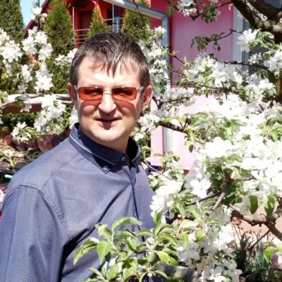 Un român, recunoscut internațional pentru afacerea sa unică cu miere de Iarbă Neagră, devine Tezaur Uman Viu după ce a cucerit piețele străine și a fost premiat la nivel global