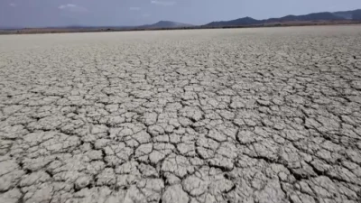 România, între secetă extremă și inundații devastatoare – agricultura și rezervele de apă în pericol iminent