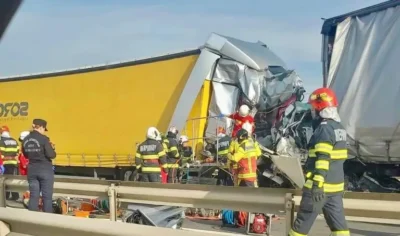Accident grav pe Autostrada A0! Un camion răsturnat și trei autotrenuri implicate, o persoană decedată și alte trei rănite. Trafic blocat spre Bragadiru