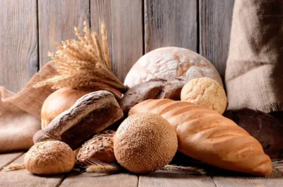 Românii se pregătesc pentru noi scumpiri la pâine. Cât va costa alimentul de bază în 2025?