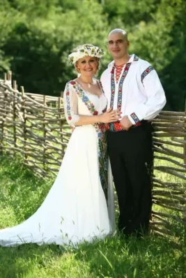 Cum l-a cunoscut Elena Lasconi pe actualul soț, după divorțul de la 22 de ani. Cu ce se ocupă soțul Elenei și cum a arătat nunta lor de la mănăstire