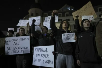 Val de proteste în România! Tinerii ies în stradă împotriva extremismului și pentru valorile europene