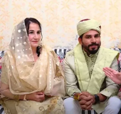 Dragoste fără frontiere! O româncă de 50 de ani s-a căsătorit cu un pakistanez cunoscut pe Facebook după doar patru luni de conversații online