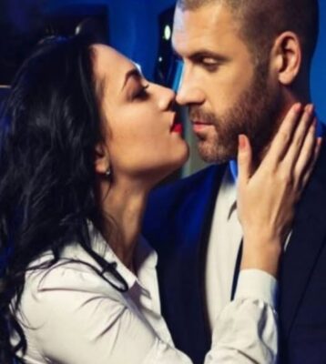 „M-am dus la Sergiu, colegul meu. Voiam să-i cer o părere și cum secretara nu era, am intrat direct. Pe cine credeți că am găsit acolo? Pe Laura, soția mea!