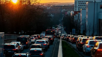„Tornada Roșie” sufocă Bucureștiul. Trafic paralizat în goana după cumpărăturile de Crăciun