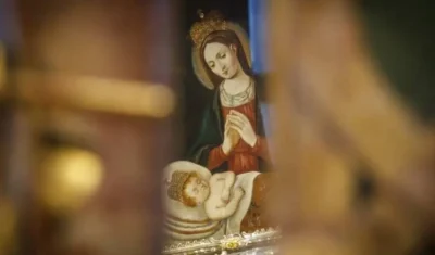 Dacă ai necazuri, nu deznăjdui! Te rog să te așezi în fața icoanei și să zici cea mai puternică rugăciune pentru îndeplinirea dorințelor și scăparea de necazuri!