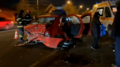 Accident violent pe Calea Buziașului! O femeie a provocat o coliziune în lanț, un bărbat a ajuns la spital