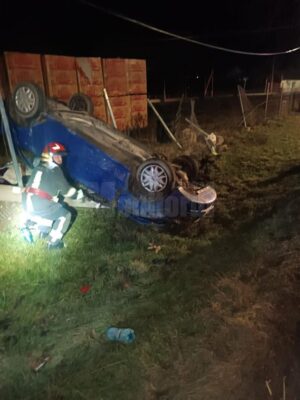 Șofer beat și fără permis implicat într-un accident cu trei minori în mașină