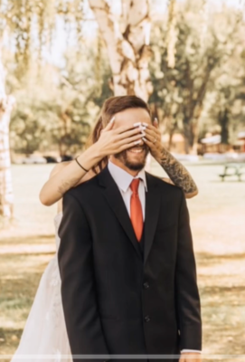 Detaliul surprinzător care a stricat albumul foto al unei mirese. Ce a observat în toate pozele de nuntă