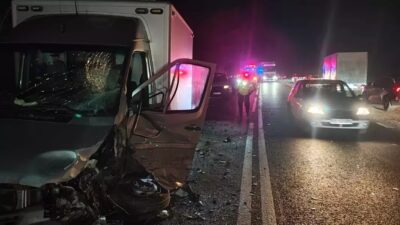 Accident grav pe DN 7: Trei răniți după o coliziune între un autoturism și două autoutilitare