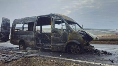 Accident grav pe DN 24, în Vulturi, Popricani! Microbuz în flăcări, două persoane transportate la spital