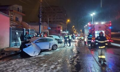 Accident grav! Un tânăr de 19 ani a rămas încarcerat