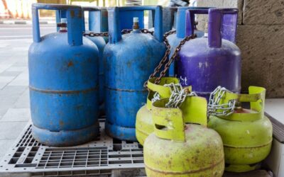 Explozie devastatoare în Breaza. Doi oameni răniți grav în urma incendiului