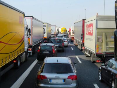 Accident în lanț pe autostrada A2: Cinci autoturisme implicate și 14 pasageri afectați