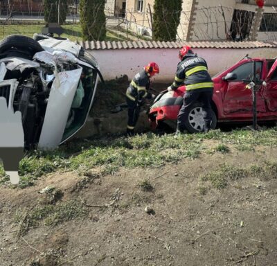Accident rutier grav în Argeș: Cinci răniți, inclusiv un copil, transportați de urgență la spital