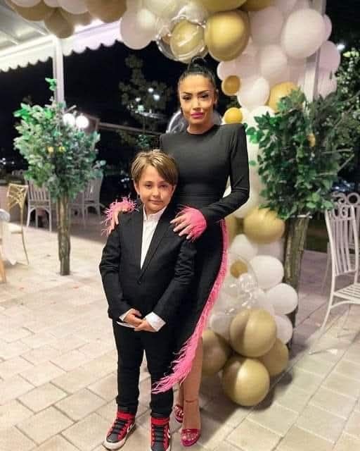 Andreea Mantea, foc și pară pe fiul ei după ce a luat toți banii pe care i-a găsit în casă