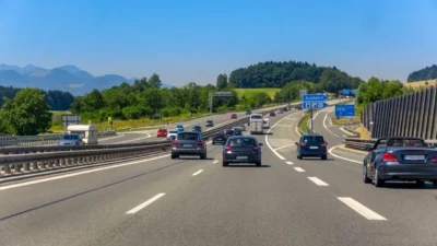 Alertă pentru șoferi: Amenzi URIAȘE și tarife majorate la rovinietă și poduri din septembrie 2025!