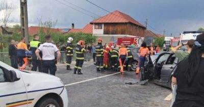 Accident grav cu cinci victime în Bihor: un tânăr de 15 de ani în comă și trafic blocat complet