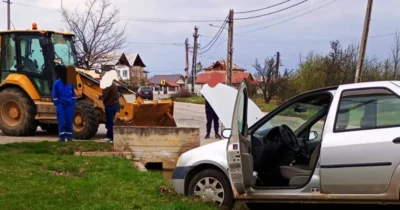 Accident rutier grav în comuna Poiana Lacului. Coliziune între un autoturism și un buldoexcavator