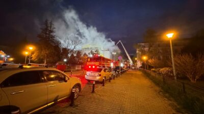 Incendiu URIAȘ la Teatrul ”Masca” din București. Pompierii au intervenit cu 12 autospeciale de stingere