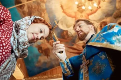 Ce se întâmplă cu femeile care aleg să nu se spovedească și să nu se împărtășească înainte de Paște? Află ce spune Biserica Ortodoxă Română