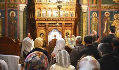 Îngerul Domnului însemnează pe cei ce vin la biserică de la începutul slujbei și stau până la sfârșit