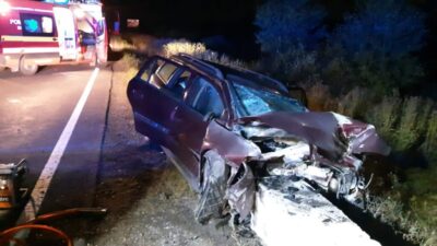 Accident tragic în județul Buzău: un tânăr de 23 de ani a murit după ce a intrat într-un cap de pod, iar alți patru tineri au fost răniți