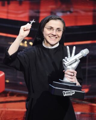 Cristina Scuccia, călugărița care a câștigat Vocea Italiei, a renunțat la viața monahală și s-a reinventat total: „Am ales să-mi urmez inima”