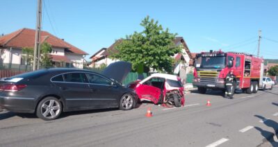 Argeș. Doi minori răniți grav în urma unui accident cumplit! Mașina făcută zob!