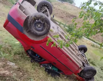Accident de groază în Constanța! Mașină răsturnată cu doi copii la bord – cinci persoane rănite!