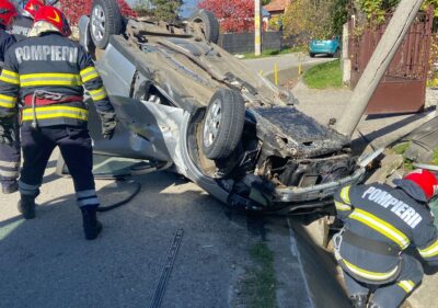 Accident în Argeș! Mașină implicată într-un eveniment rutier în Mărăcineni – intervenție în desfășurare!