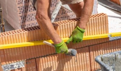 Descoperire uluitoare în timpul renovării! Un bărbat a găsit 47.000 de lire în cutii de Nesquik