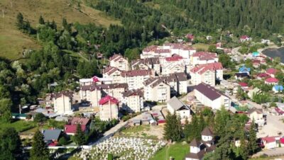 Cel mai întins oraș din România e de două ori mai mare decât Bucureștiul, dar are sub 7.000 de locuitori!