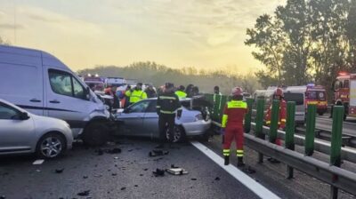 Carambol pe DN2! O persoană încarcerată, circulația blocată pe ambele sensuri!