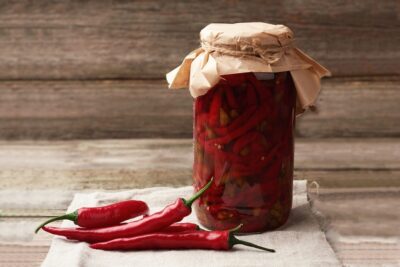 Ardei iuți murați – rețeta rapidă care nu dă greș! Cum să-i pregătești crocanți și delicioși pentru iarnă