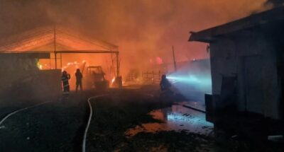 Incendiu uriaș! 360 de panouri fotovoltaice mistuite de flăcări, pompierii au intervenit de urgență!