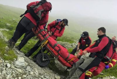 Dramă pe munte! Tânără rănită și turist blocat pe stânci – salvamontul în alertă maximă!