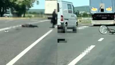 Biciclist lovit mortal de o Toyota pe trecerea de pietoni!