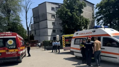 Alertă la Botoșani! Tavanul unui loc de joacă s-a prăbușit peste copii și adulți!