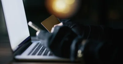 Atenție! Escrocherie periculoasă cu documente false DNSC – cum să nu cazi în capcana hoților online!