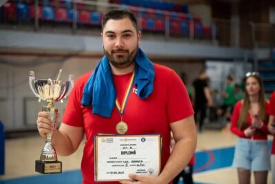 Tragedie pe autostrada A2! Autocar răsturnat cu 28 de persoane, un antrenor mort și mai mulți copii răniți grav!