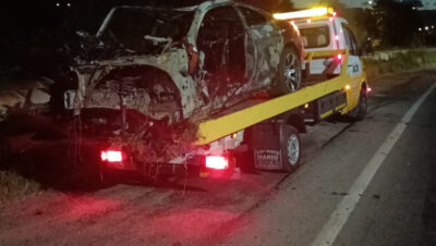 Șoferi prinși cu 185 km/h în Vâlcea, mașina a luat foc după o urmărire ca în filme! Doi bărbați găsiți carbonizați în autoturism!