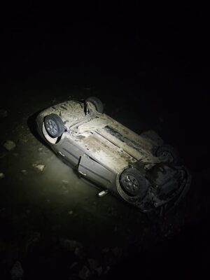 Tragedie în Lopătari! Șofer de 85 de ani și doi pasageri răniți după ce s-au răsturnat cu mașina!