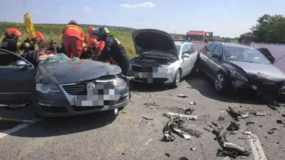 accident carambol patru masini
