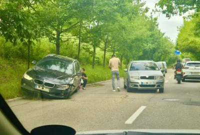 Accident pe Calea Bascovului din Pitești! BMW-ul a ieșit în decor, traficul blocat temporar!