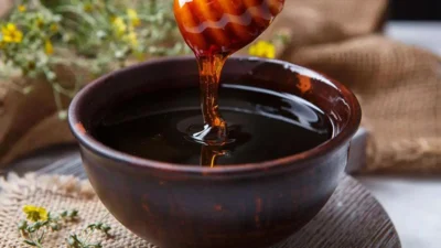 Mierea de castan, un adevărat remediu natural! Ce beneficii ascunde și cum să o consumi corect